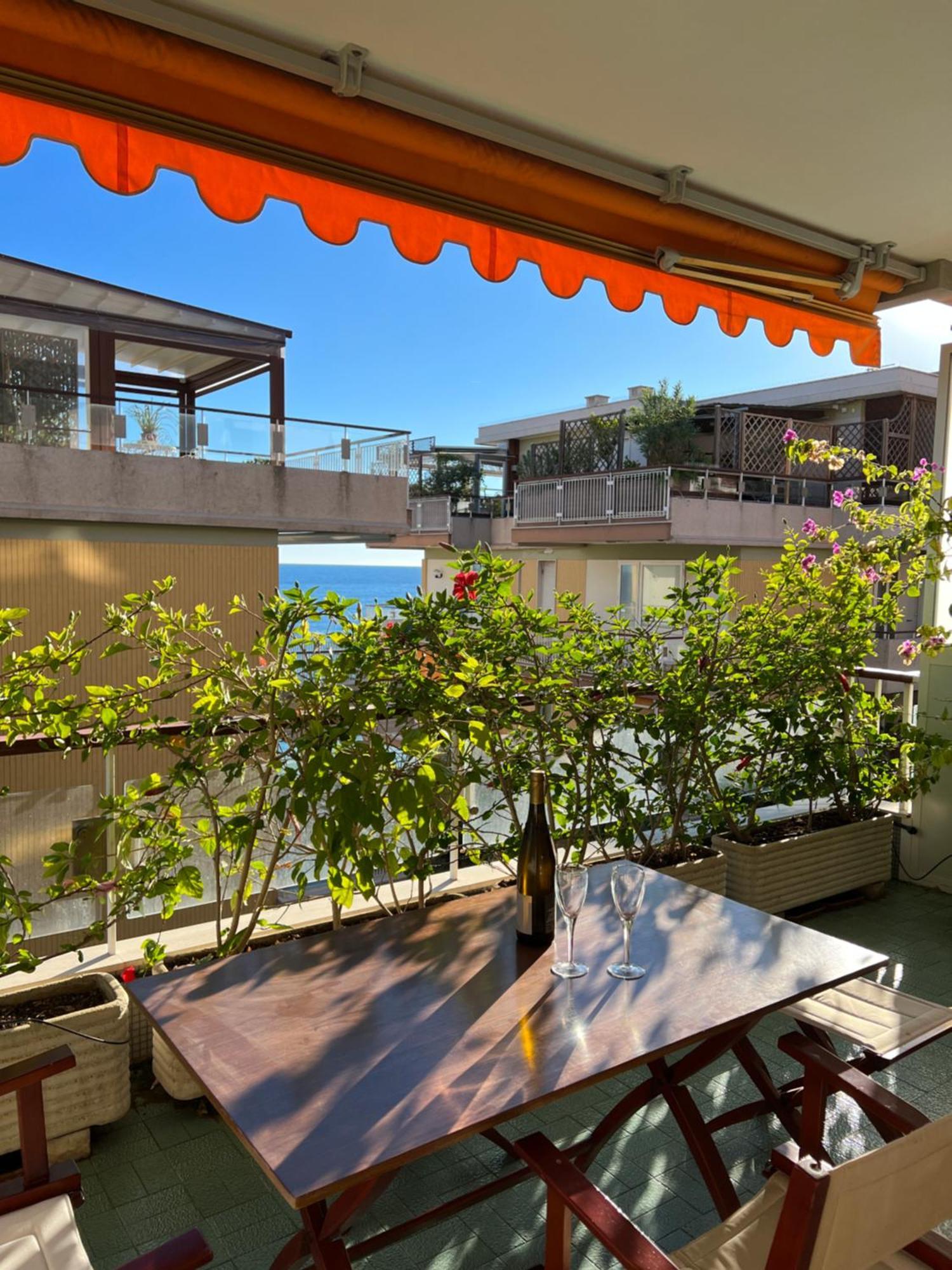 Tre Ponti Beach Apartment - Terrazzo Vista Mare サンレモ エクステリア 写真