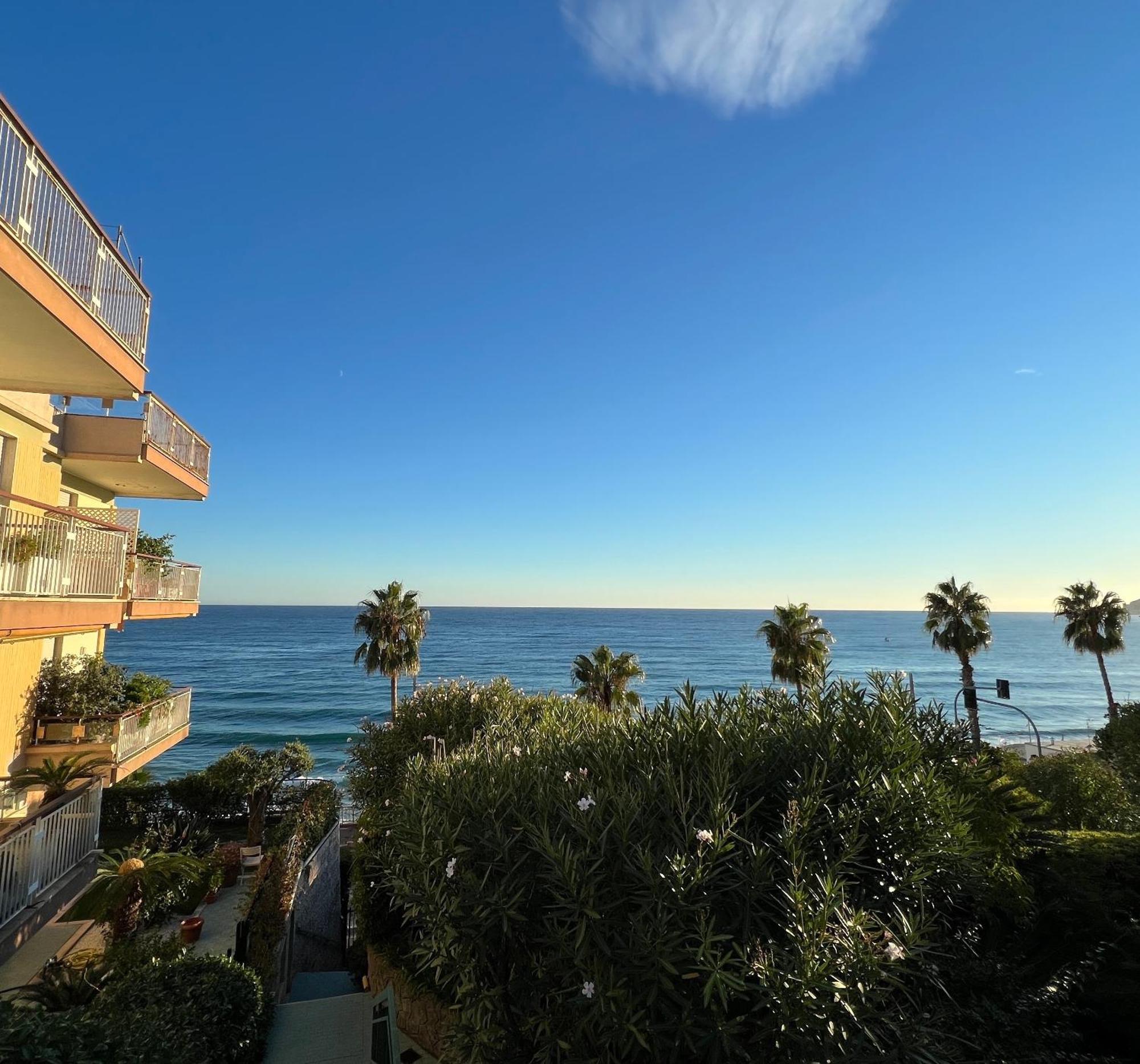 Tre Ponti Beach Apartment - Terrazzo Vista Mare サンレモ エクステリア 写真